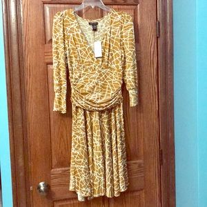 NWT BCBGMAXAZRIA Dress Sz Medium - retail $240